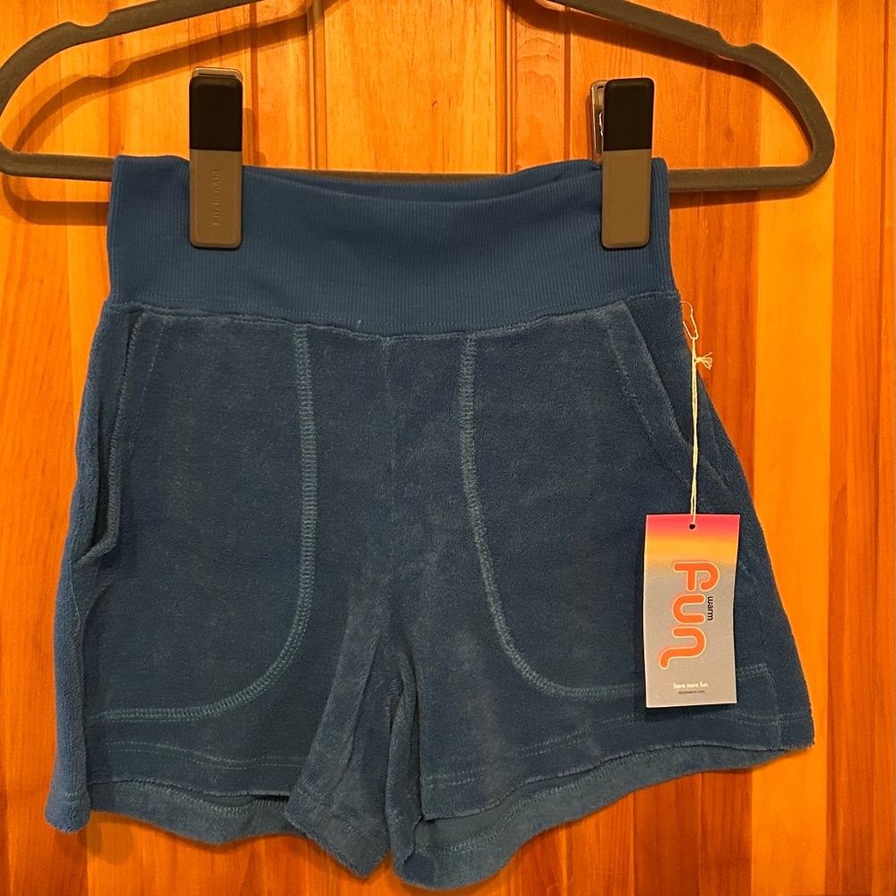 NWT Sundry Warm Fun Terry Shorts With Pockets